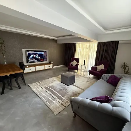 Appartement Luxury Terrace House In *